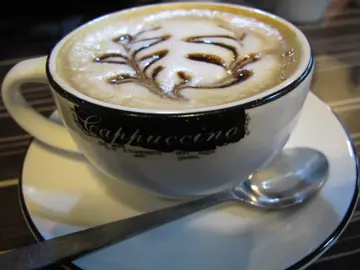 MOCHA!好香咖啡味!表面一層厚厚CREAM加埋咖啡,好正!同出面starbucks差好遠!