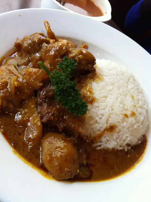 咖哩雞飯,味道ok, 不過只得3塊雞2薯仔