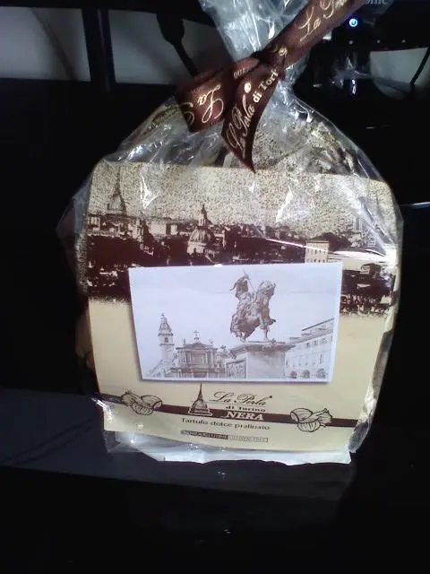 同是意大利製造la perla的di torino巧克力