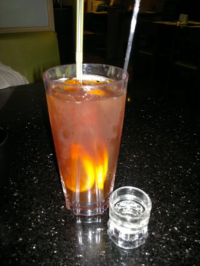 凍檸茶 超淡有茶色冇茶味。