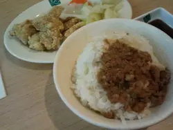 盐酥鸡扒肉燥饭