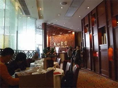 裝修整潔,但不及從前富麗堂皇