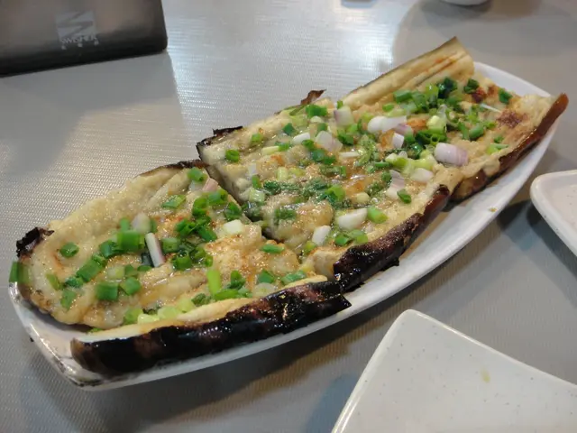 值得一讚的燒茄子,茄肉香軟,蒜泥也沒把茄香搶走,GOOD!!!