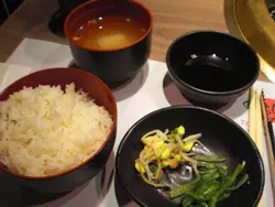 白饭、面豉汤、前菜