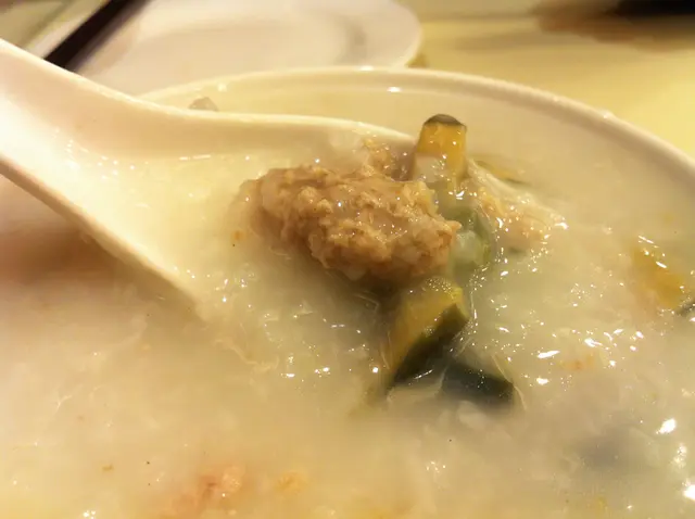 皮蛋肉碎粥