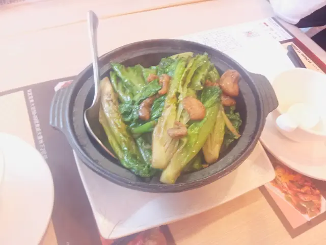 蝦膏啫啫唐生菜煲