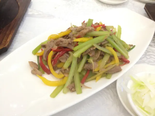 二食：七彩炒鴨絲