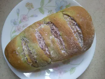 淡淡的綠色，四散的斑蘭味