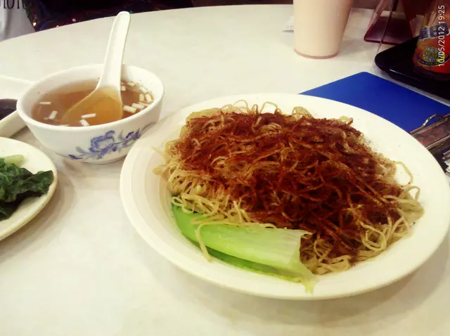 "蠔油蝦子撈麵"...$32蚊~