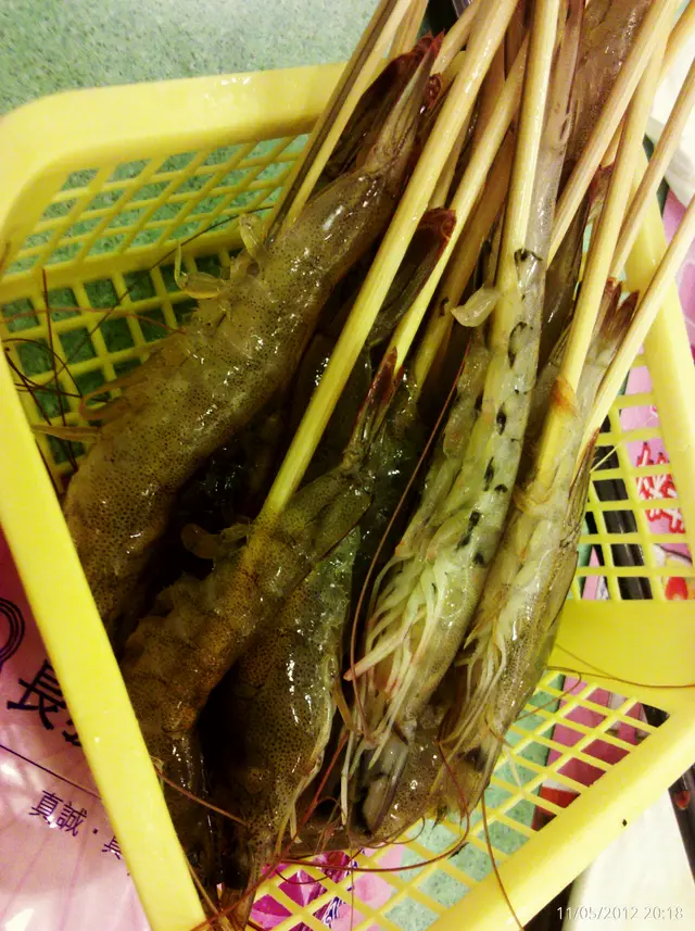 啲蝦都新鮮架...未死架~