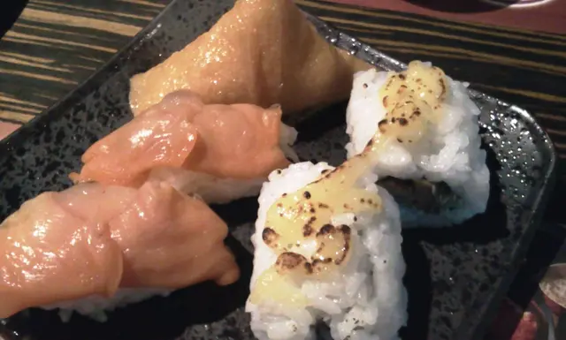 淺嘗壽司:芝士鰻、赤貝等