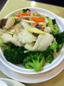 杂菌西兰花鱼块保持水准