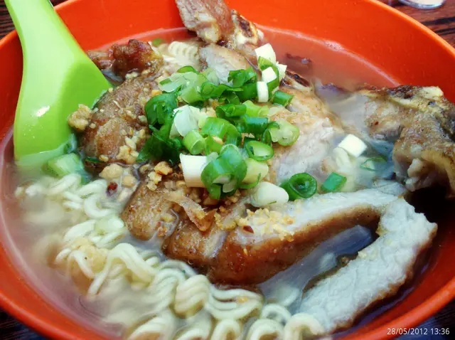 豬扒公仔麵~