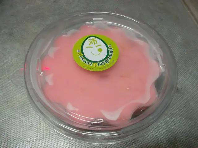 士多啤梨鮮奶布甸 (16元)