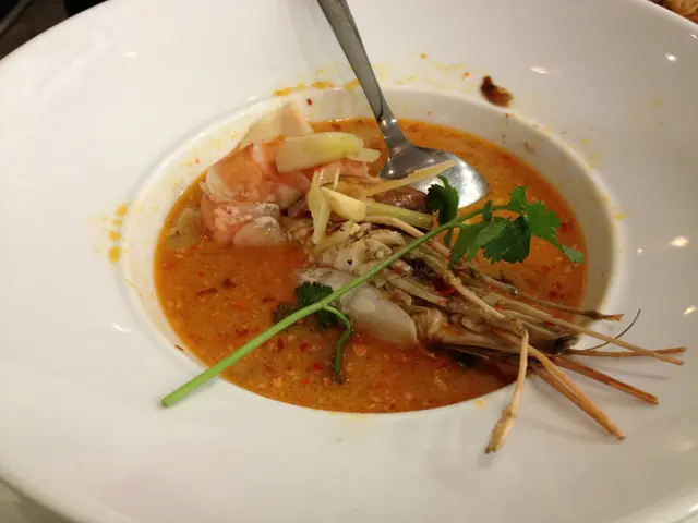 冬蔭公湯配意大利雲吞