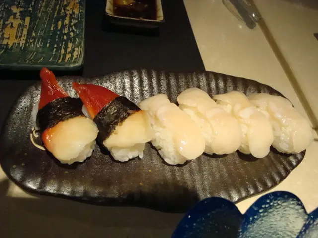 北寄貝和帆立貝壽司