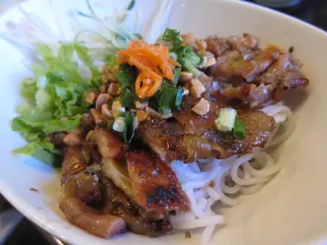香芧鸡扒捞檬,檬粉太粗了