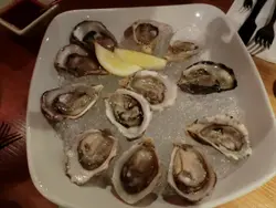 生蠔共叫了四種, 非常新鮮, 温度 keep得很好, 鮮味