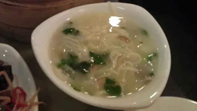 嫩雞煨麵