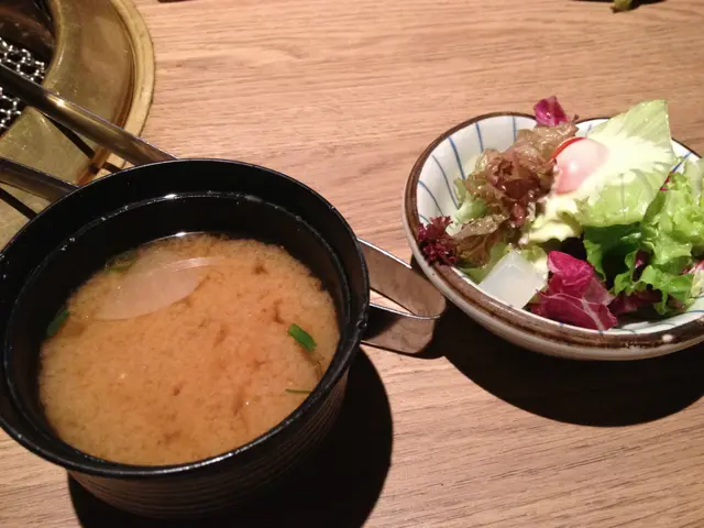 前菜沙律同麵豉湯