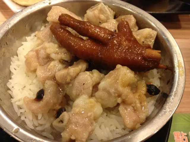 鮑汁鳯爪排骨飯