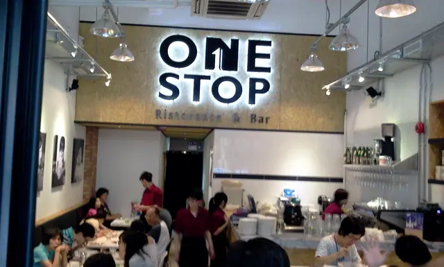 店名在店內，不易看見；我約人來吃飯，就試過對方因沒招牌而找不著