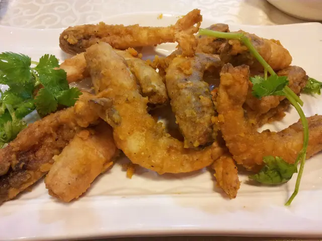 黃金蝦外殼滿滿沾滿蛋黃