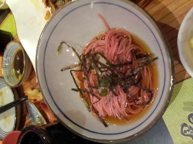 冷素麵...酸梅味的.很特別!很開胃!