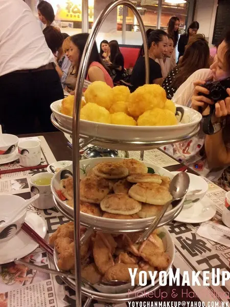  High-dining小食拼盤：秘製士多啤梨醬炸魚塊、蓮藕馬蹄餅及芝心花枝丸  一班朋友,或者一家人..一起慢慢食...一起 High-dining  聊聊天^^互相交流生活的近況