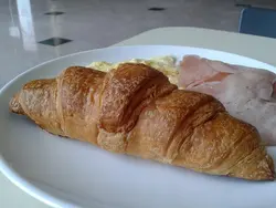 微熱牛角包