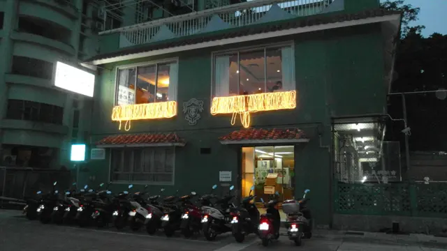 餐廳就在這建築物的二樓