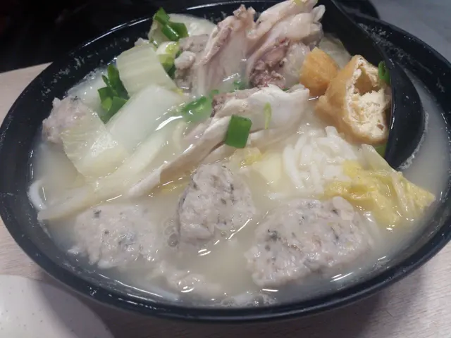 魚湯米線 + $1x 魚咀