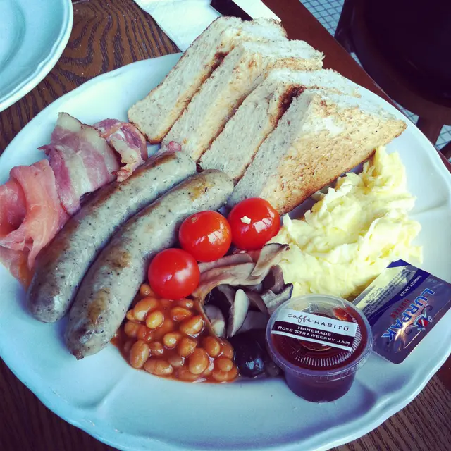 ALL DAY BREAKFAST, 朋友叫的, 只吃了少許, 因看到外觀而想吃, 也值得一試, 因為食材非常平均, OK好味!