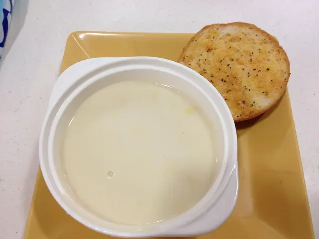 餐湯及焗豬仔包