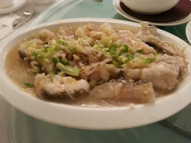 好似無打鱗一樣, 仲未蒸熟上檯, 加埋咸到不得了>.<