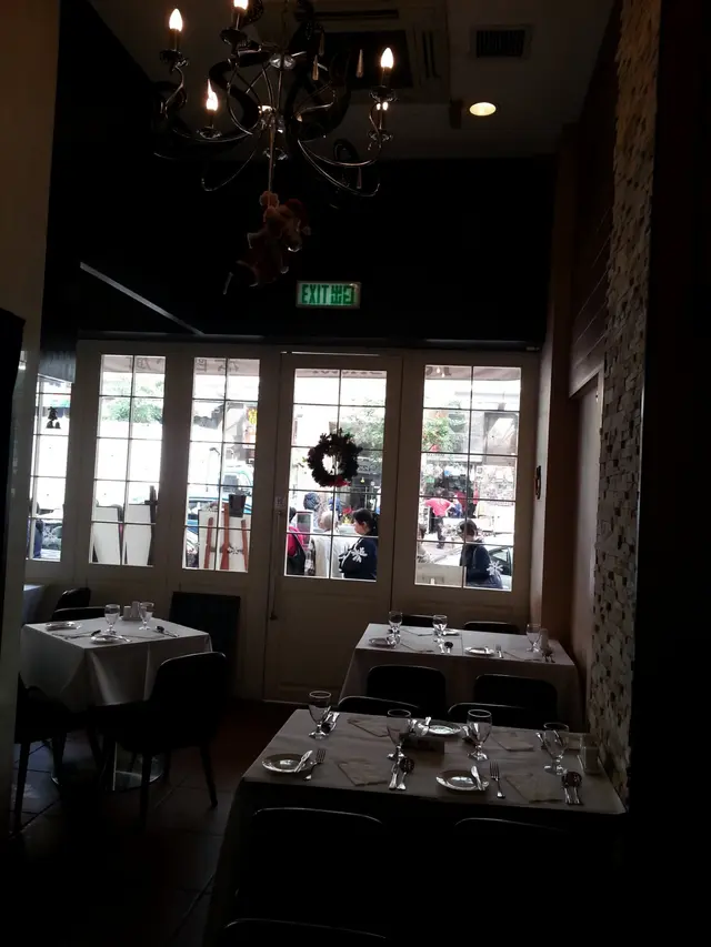 我坐的位子可隨時觀察門外隊伍的狀況