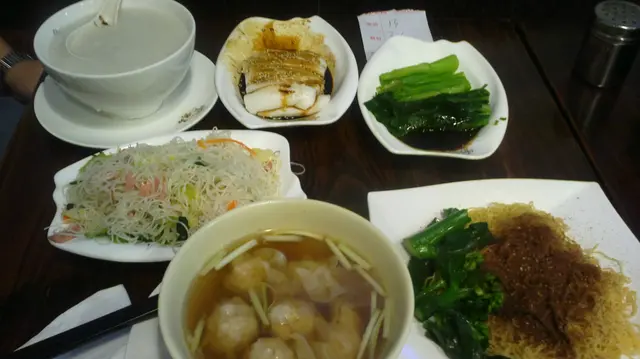 一枱食物很滿足~