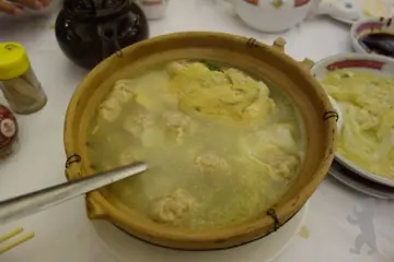 砂锅云吞鸡