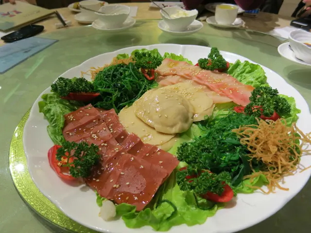 原隻鮑魚刺身魚身沙律