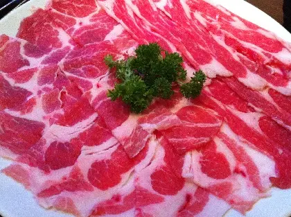 美國牛肉拼黑豚肉