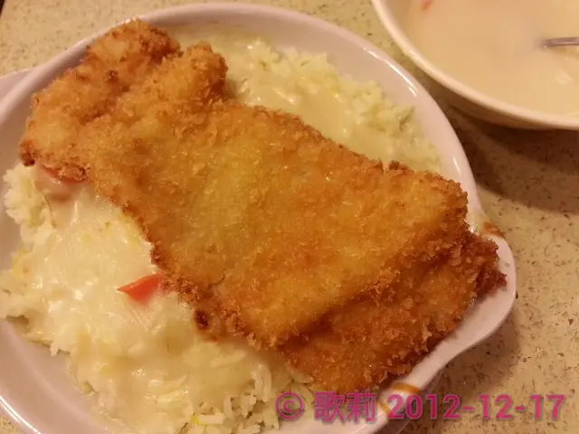 焗白汁吉列魚柳飯