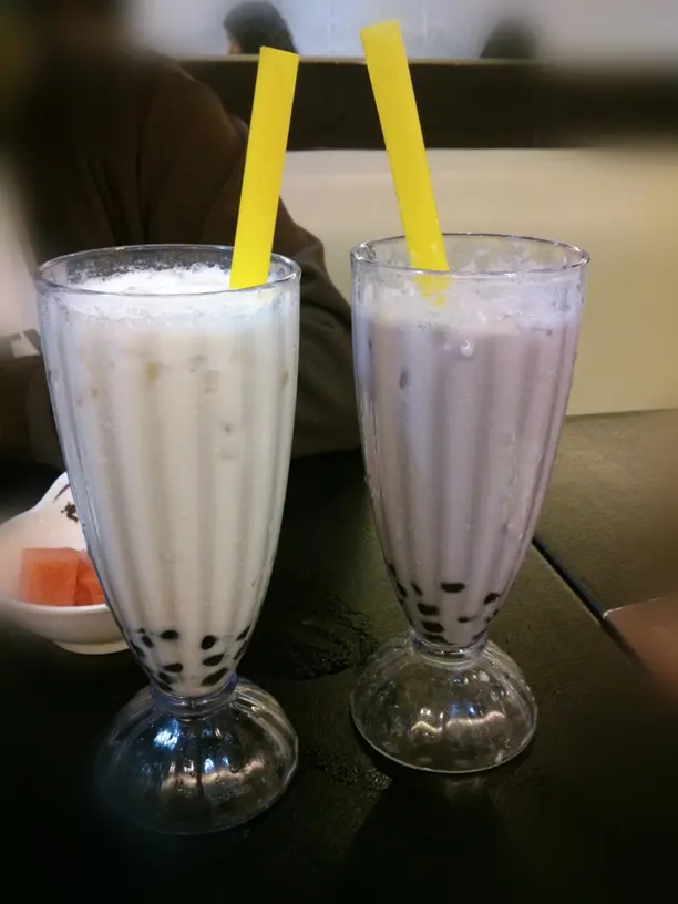 茉香珍珠(左)、芋香珍珠(右)