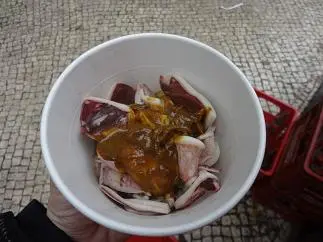 咖哩醬配魷魚