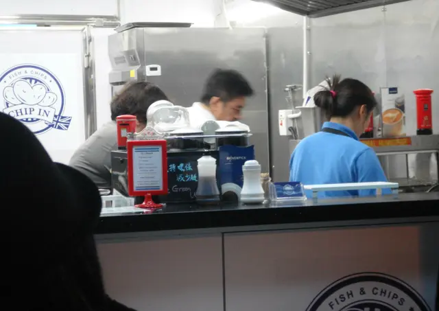 salt and vinegar at the counter! yay~