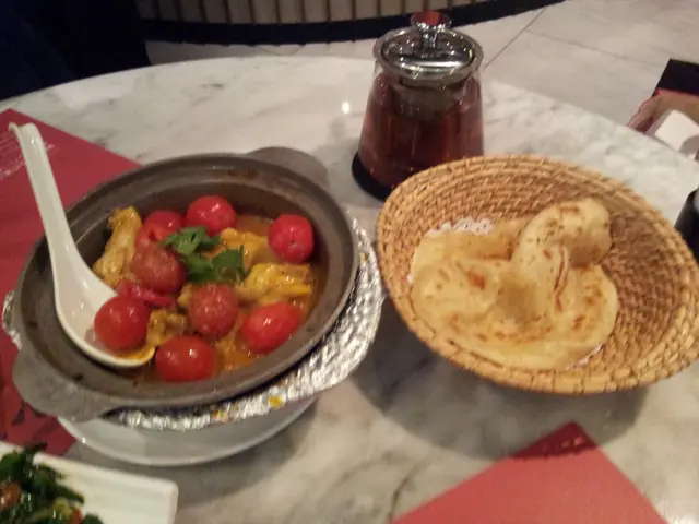 琅惹咖喱鷄翼煲配薄餅