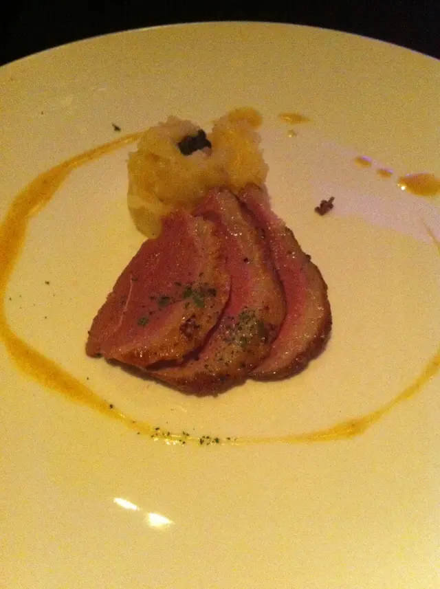 法式烤鴨胸配鵝肝醬伴黑松露薯蓉