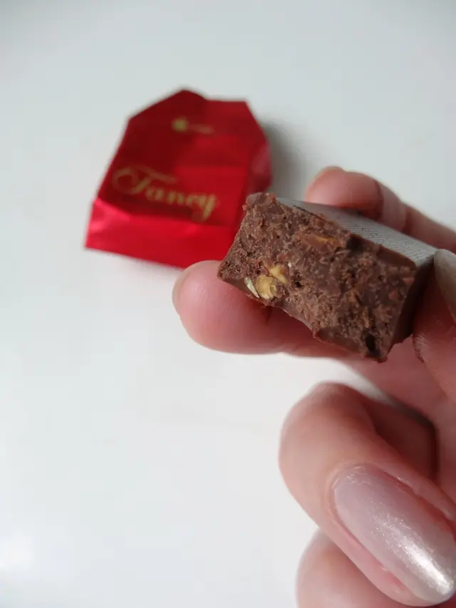 Almond Crunch Chocolate