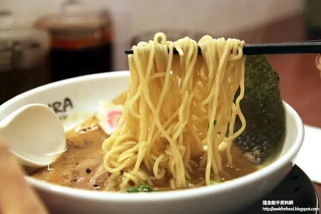 麵條是我激讚的一環，沒刻意要求硬度，吃起來卻爽口兼彈牙，又能掛湯，是意料之外的收穫。
