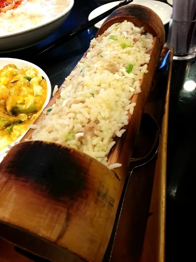 瑤柱蛋白肉崧竹筒飯