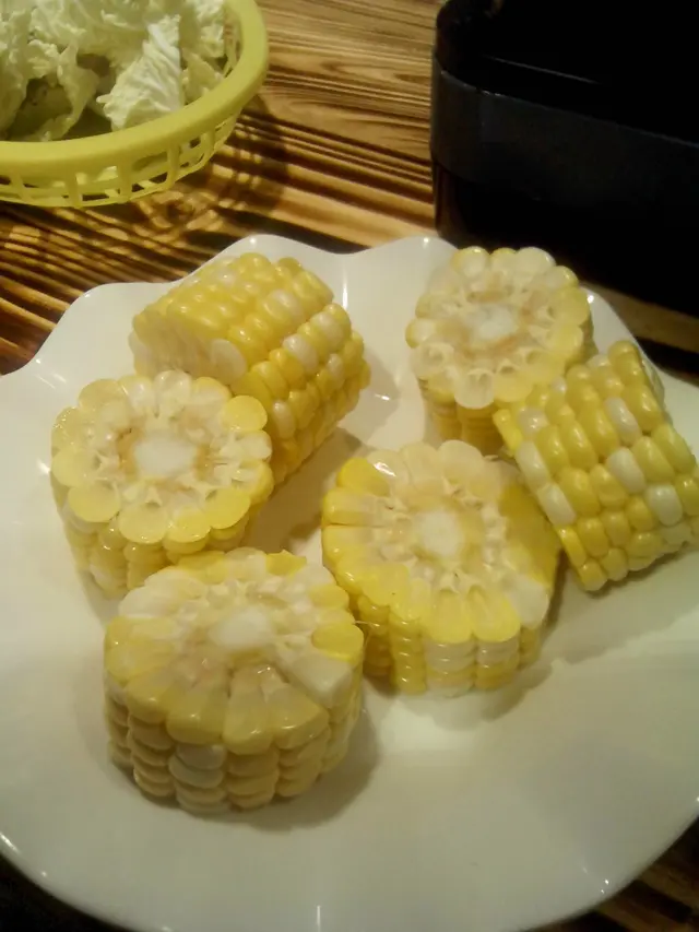 每人得一小件的粟米